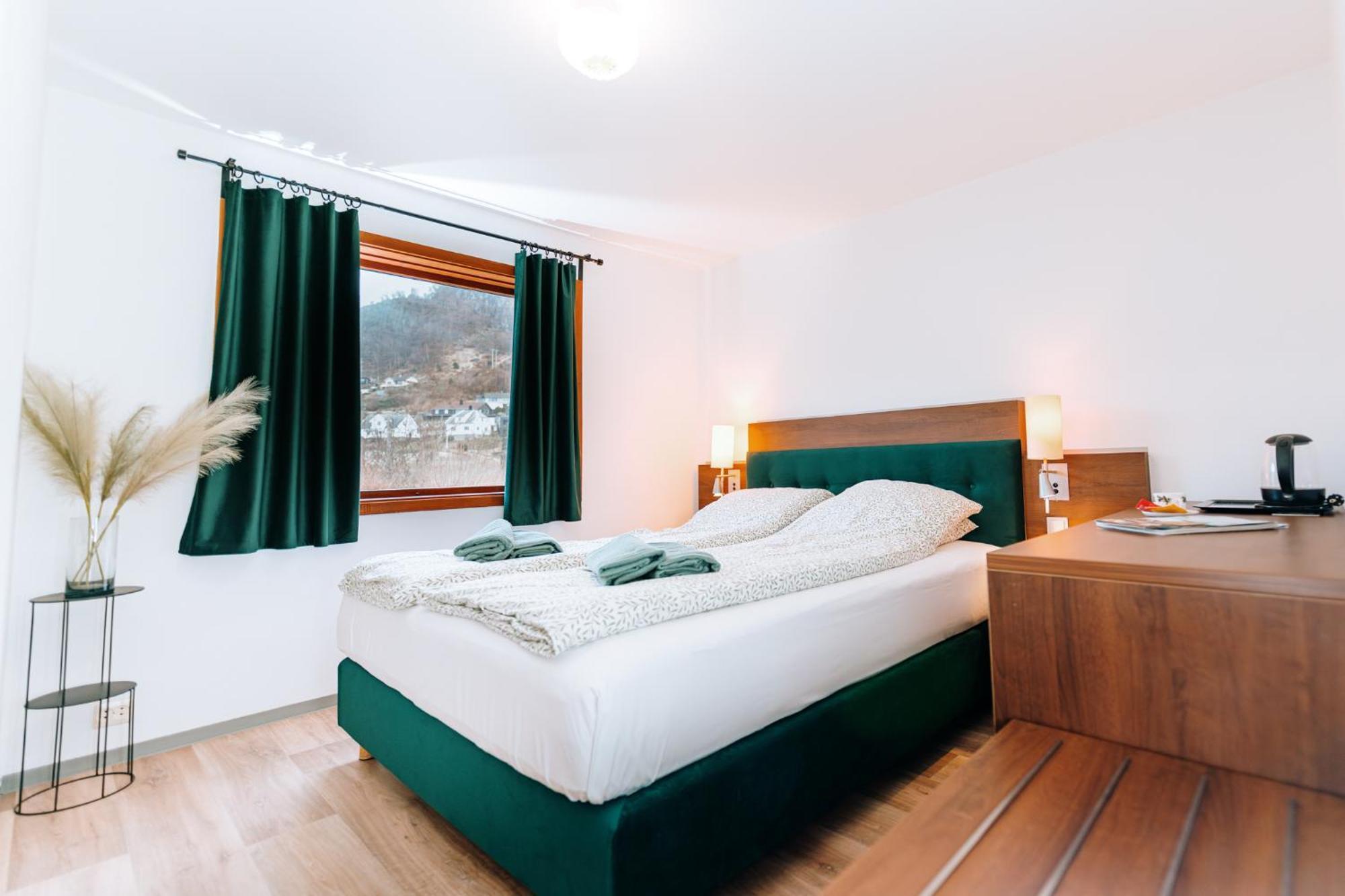 Hotel Nokling & Camping Hjelmeland المظهر الخارجي الصورة